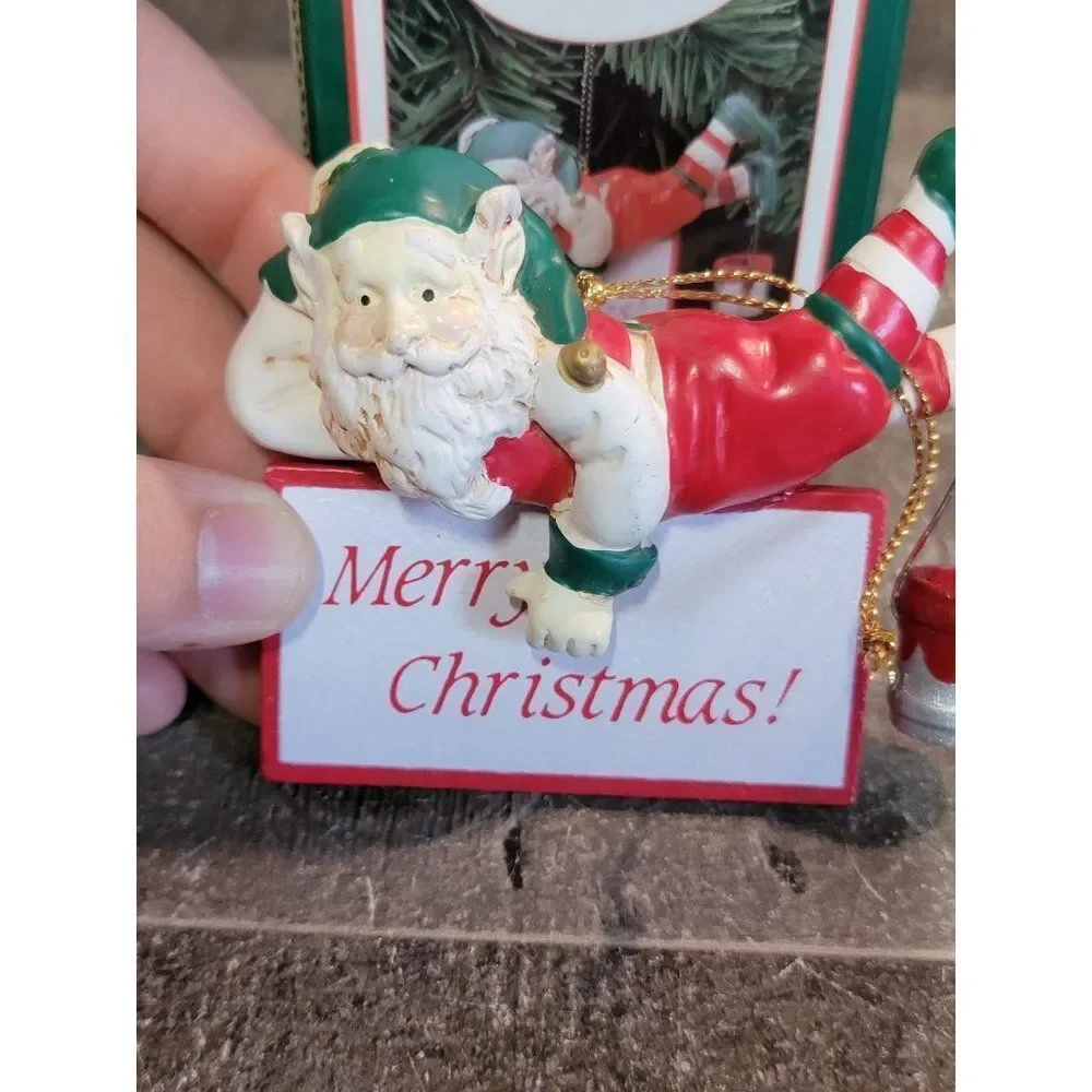 Santa's Workshop elf painting sign ornament Xmas decor‎